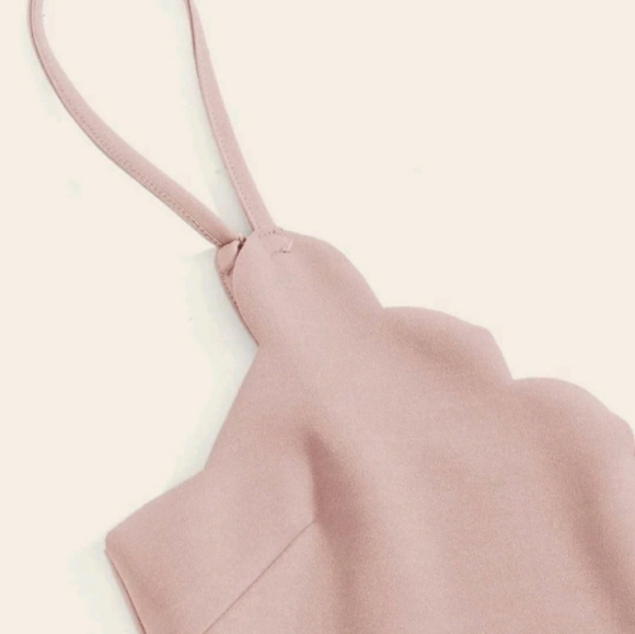 4 Scallop trim crop tank tops - Picture 11 of 11